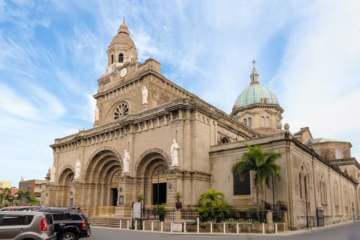 Bike Tour around Intramuros Old Town in Manila City | Guide to the Philippines